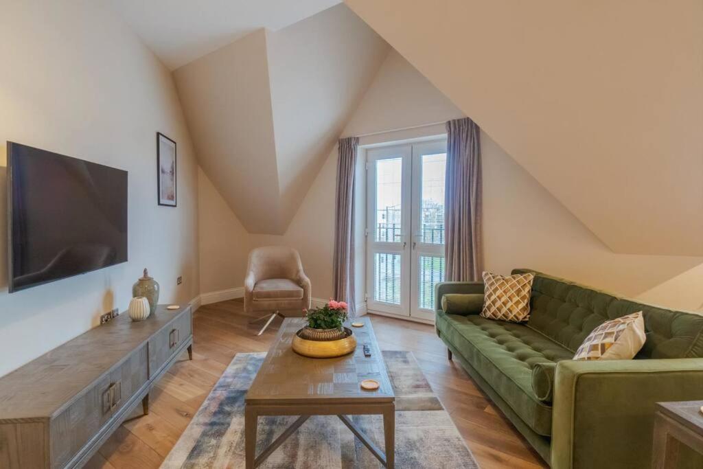 Luxury Penthouse - Castle Views - 2 Bed & Parking Apartment Windsor Ngoại thất bức ảnh