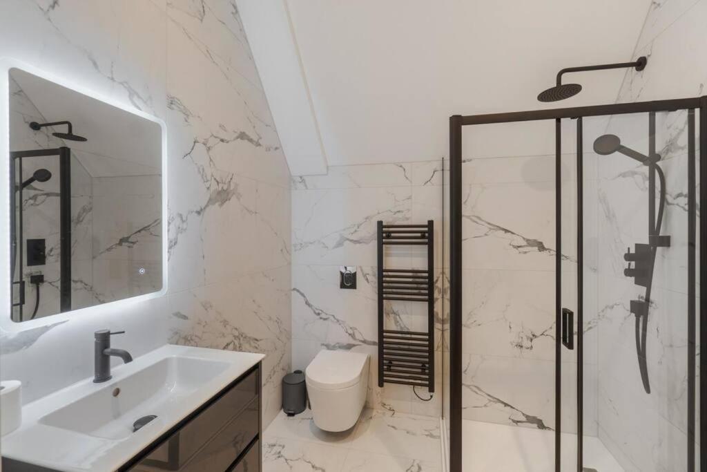 Luxury Penthouse - Castle Views - 2 Bed & Parking Apartment Windsor Ngoại thất bức ảnh