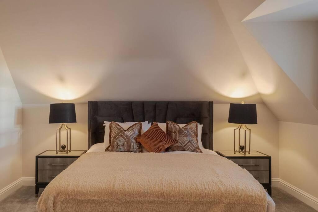 Luxury Penthouse - Castle Views - 2 Bed & Parking Apartment Windsor Ngoại thất bức ảnh