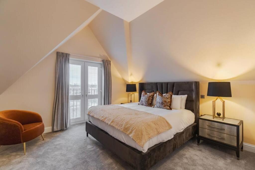 Luxury Penthouse - Castle Views - 2 Bed & Parking Apartment Windsor Ngoại thất bức ảnh