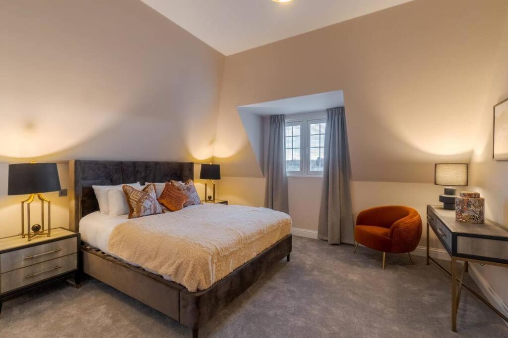 Luxury Penthouse - Castle Views - 2 Bed & Parking Apartment Windsor Ngoại thất bức ảnh