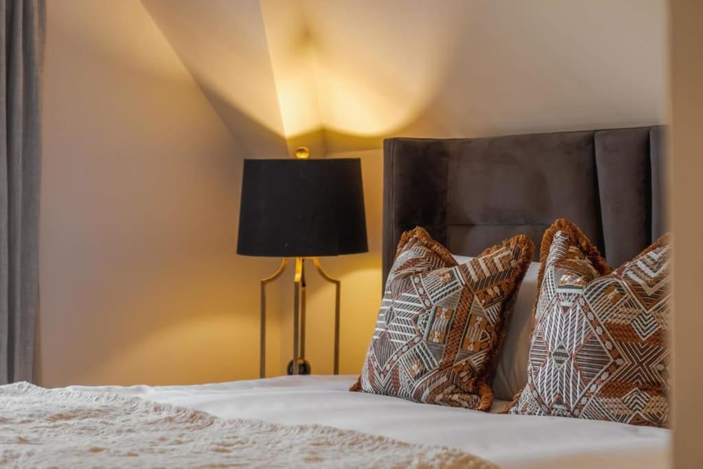 Luxury Penthouse - Castle Views - 2 Bed & Parking Apartment Windsor Ngoại thất bức ảnh